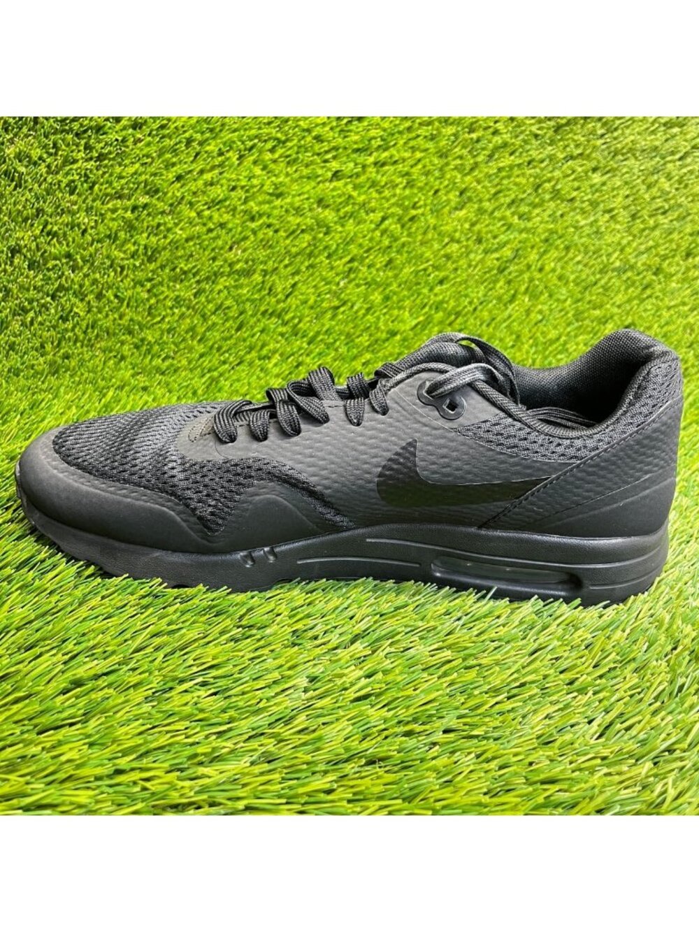 Nike Air Max 1 Ultra Essential Men Size 11 Black Athletic Running Shoes Sneakers